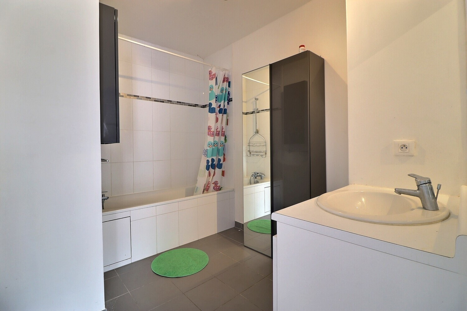 
                                                Vente
                                                 4 pièces lumineux, terrasse 11m2
