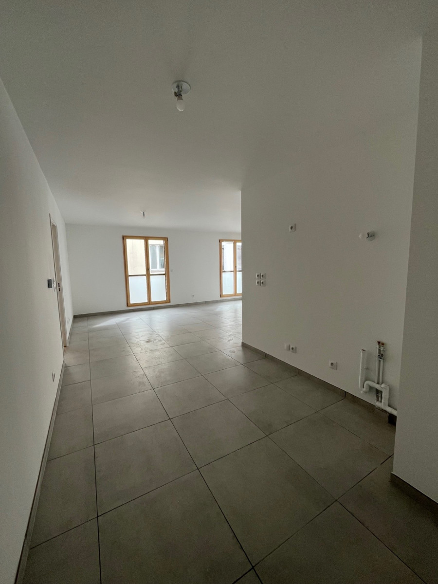 
                                                Vente
                                                 4 Pièces moderne à Lyon - Rue Saint-Pierre de Vaise, 1580€/mois*