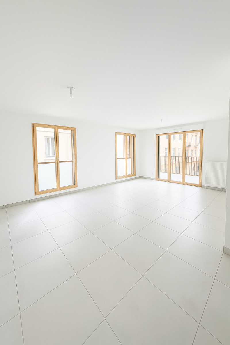 
                                                Vente
                                                 4 Pièces moderne à Lyon - Rue Saint-Pierre de Vaise, 1580€/mois*
