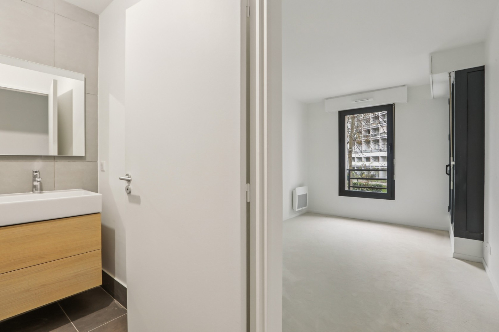 
                                                Vente
                                                 4 PIECES PARFAIT ETAT