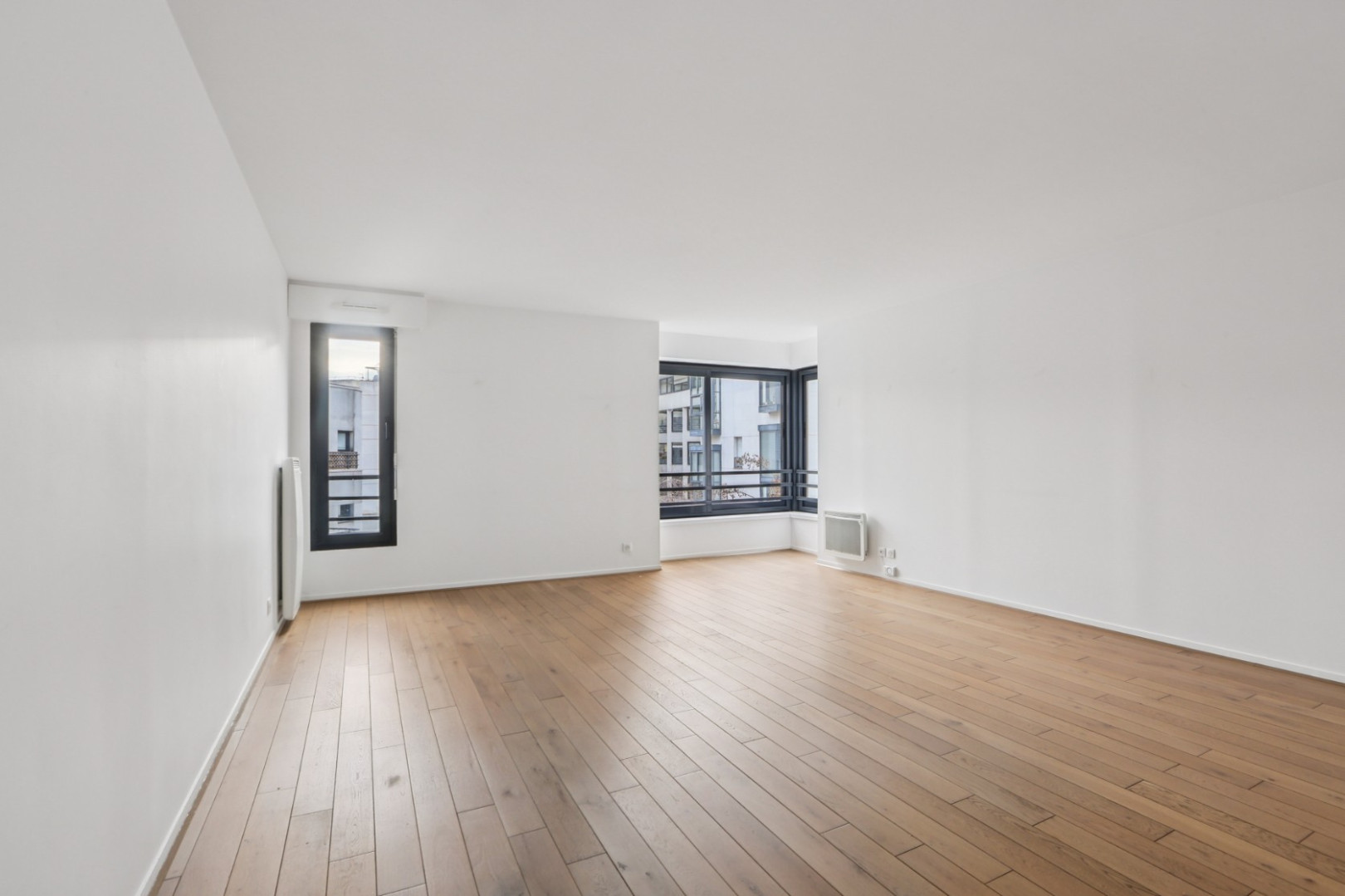 
                                                Vente
                                                 4 PIECES PARFAIT ETAT