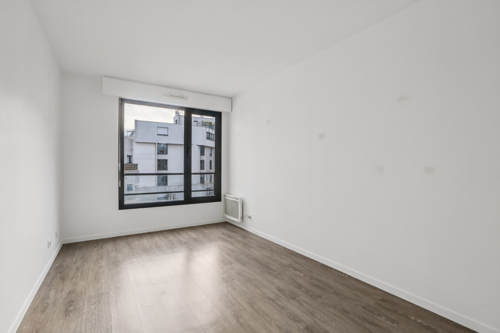 
                                                Vente
                                                 4 PIECES PARFAIT ETAT