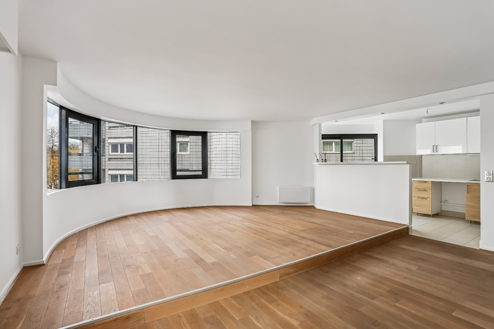 
                                                Vente
                                                 4 PIECES PARFAIT ETAT