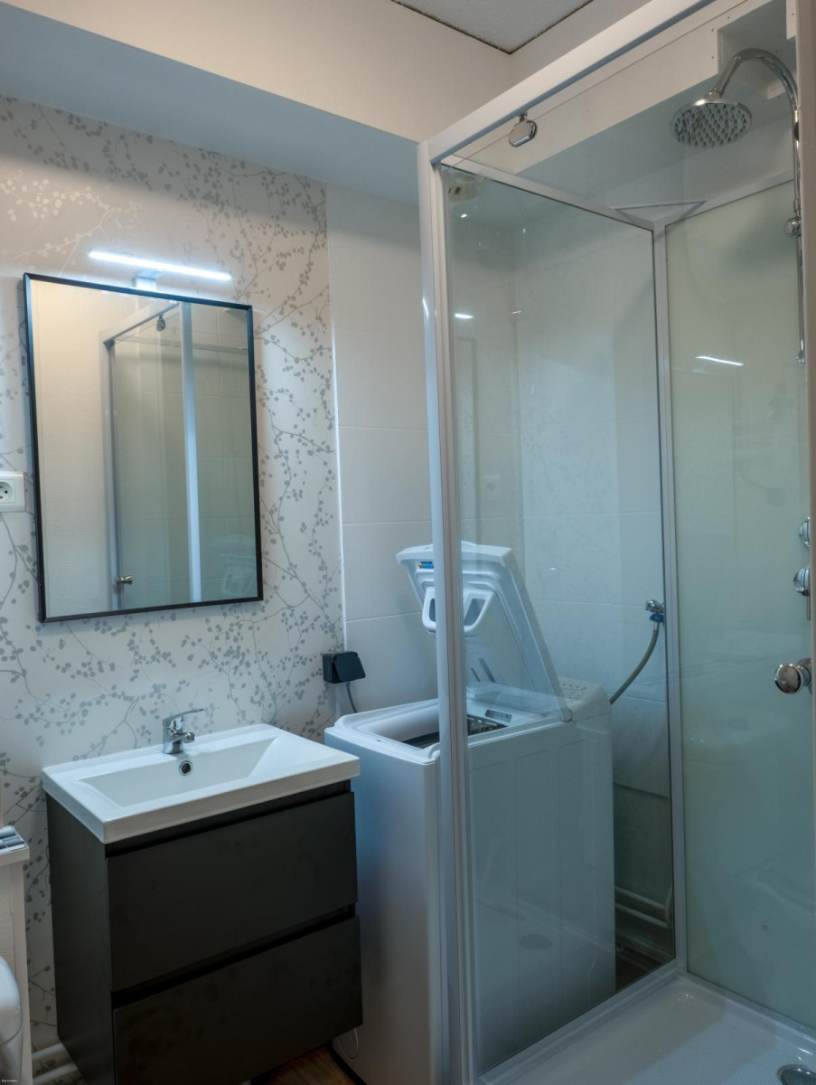 
                                                Location
                                                 490€ Studio Meublé + Parking + Local à vélo