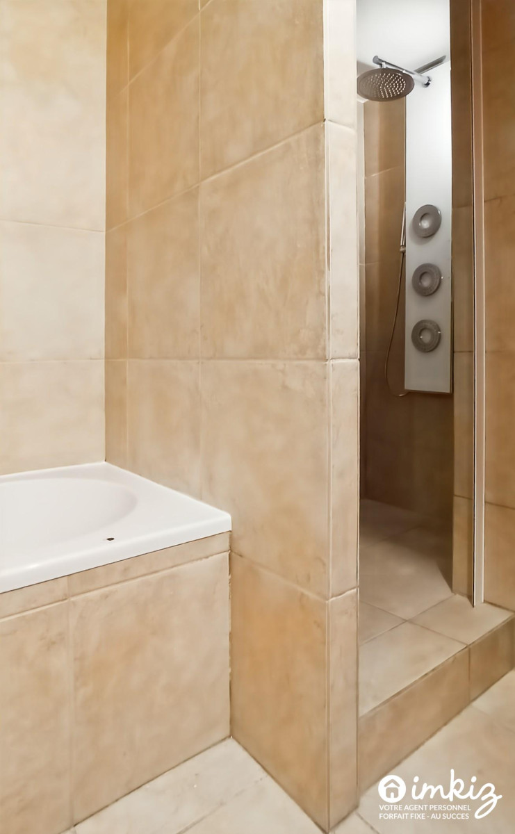 
                                                Vente
                                                 4P au grand volume dans un environnement verdoyant