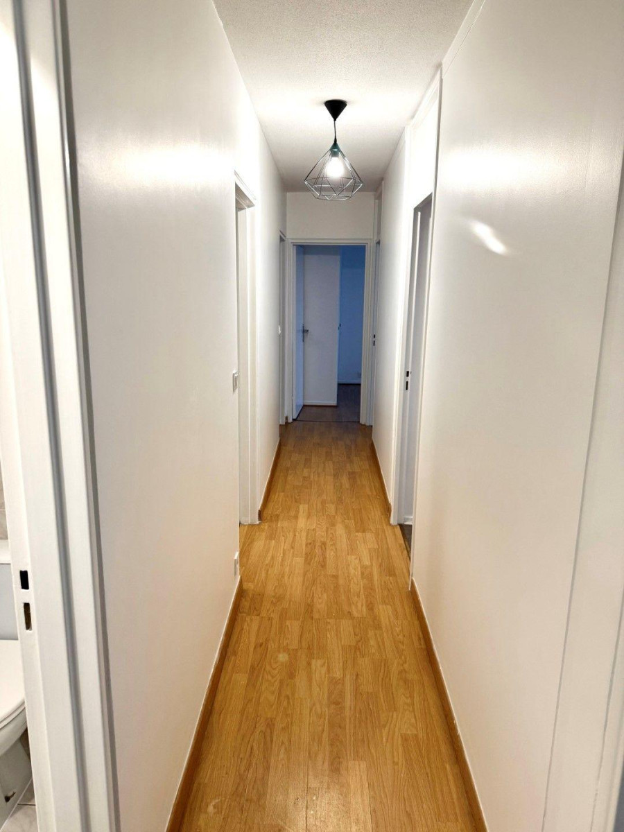 
                                                Colocation
                                                 5 chambres dans F5 meublé 94m² refait à neuf
