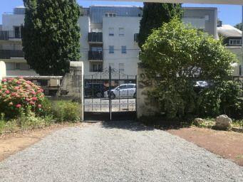 
                                                Colocation
                                                 5 chambres dans grande maison avec jardin