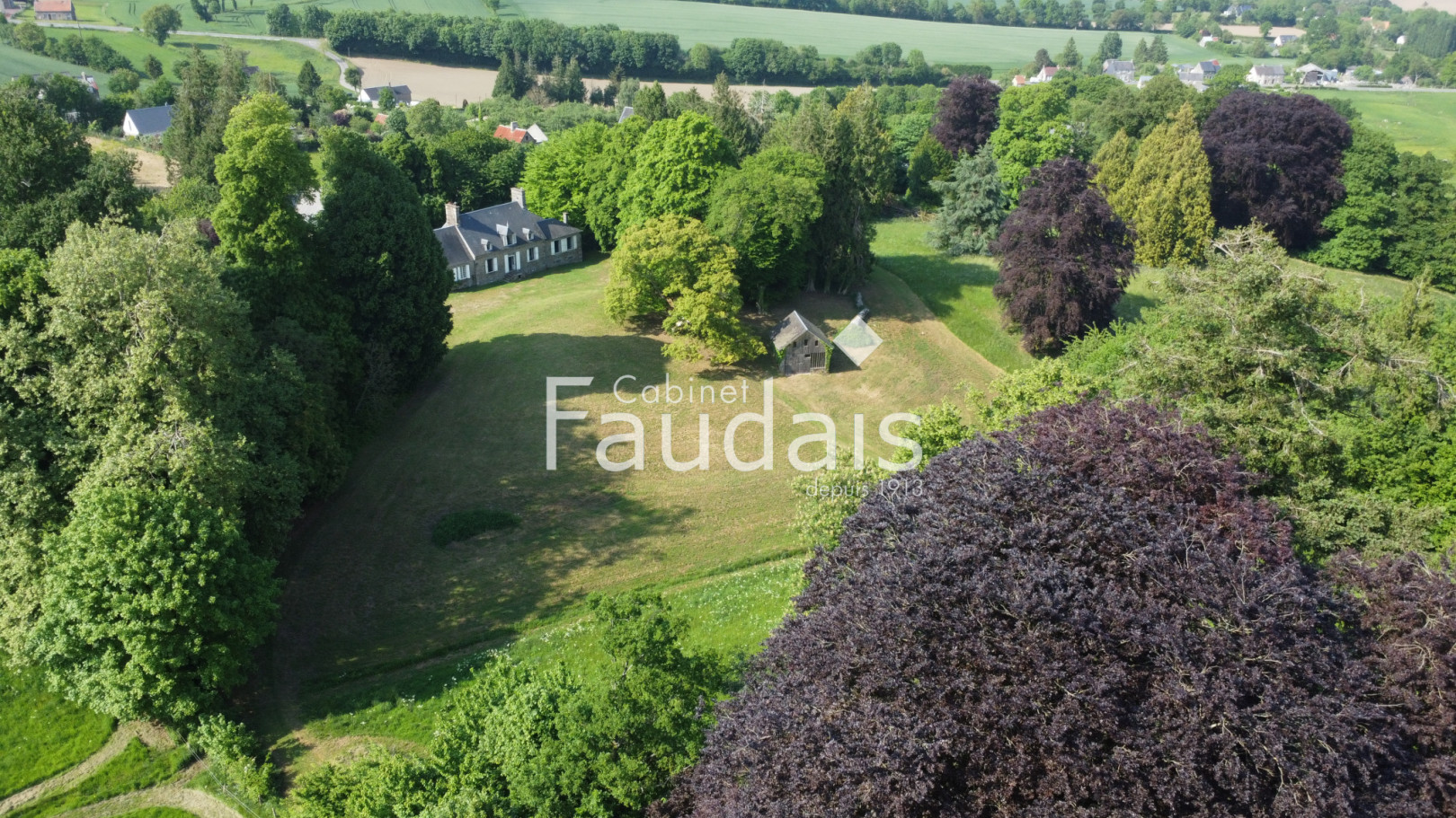 
                                                Vente
                                                 5 km de VIRE, 2h30 de PARIS