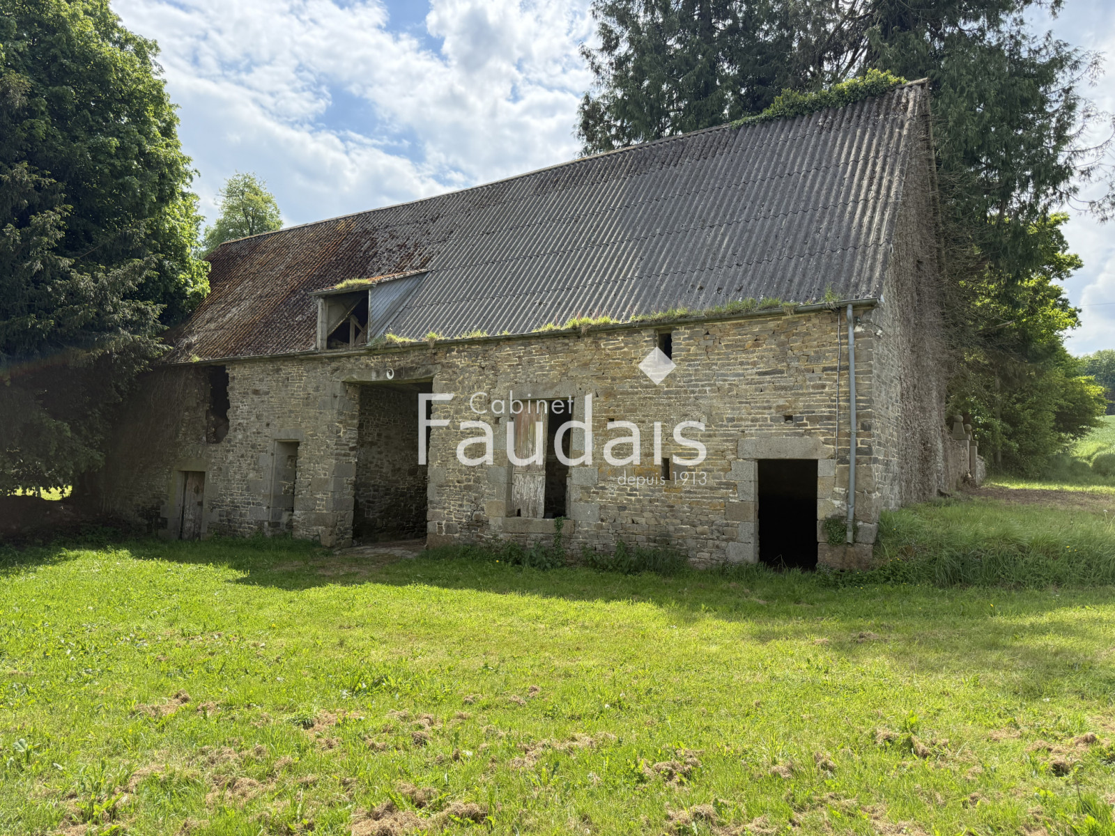 
                                                Vente
                                                 5 km de VIRE, 2h30 de PARIS