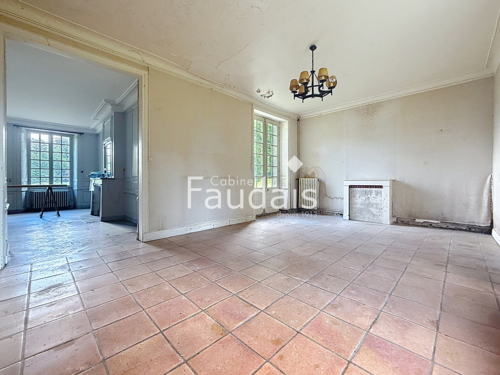 
                                                Vente
                                                 5 km de VIRE, 2h30 de PARIS