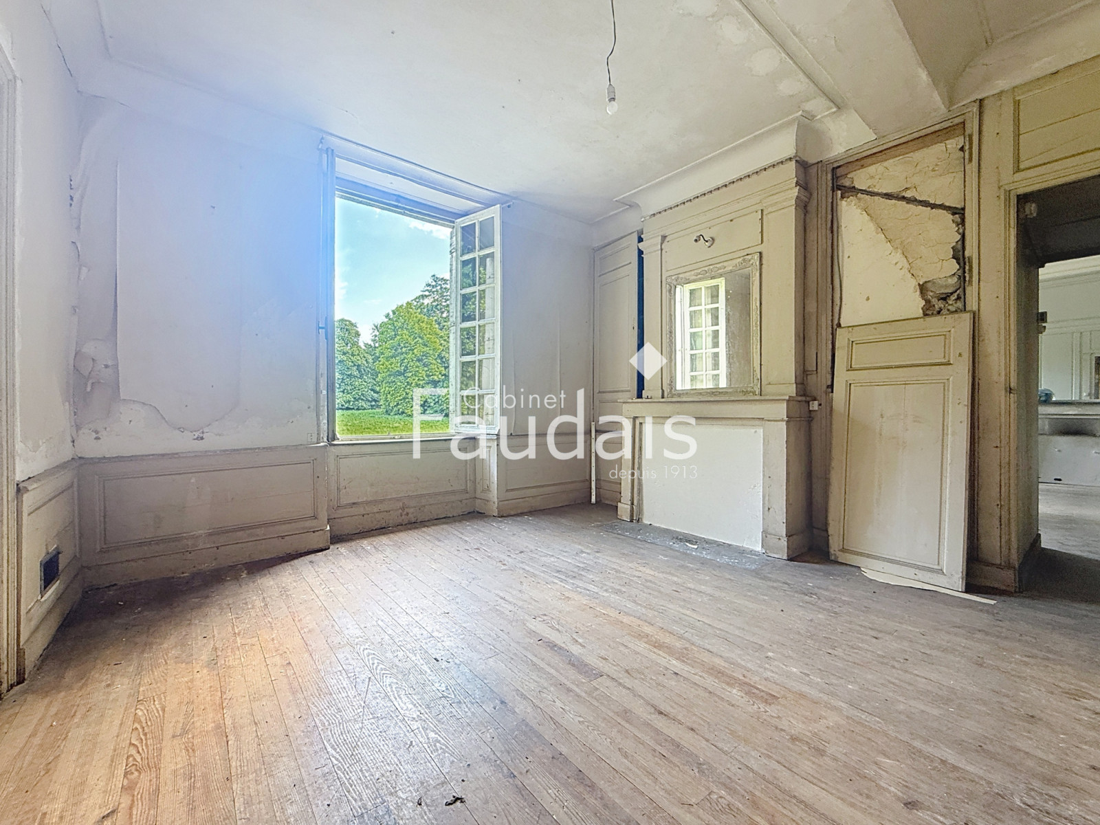 
                                                Vente
                                                 5 km de VIRE, 2h30 de PARIS