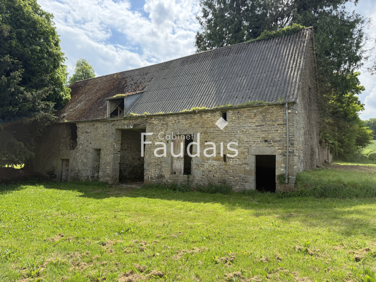 
                                                Vente
                                                 5 km de VIRE, 2h30 de PARIS