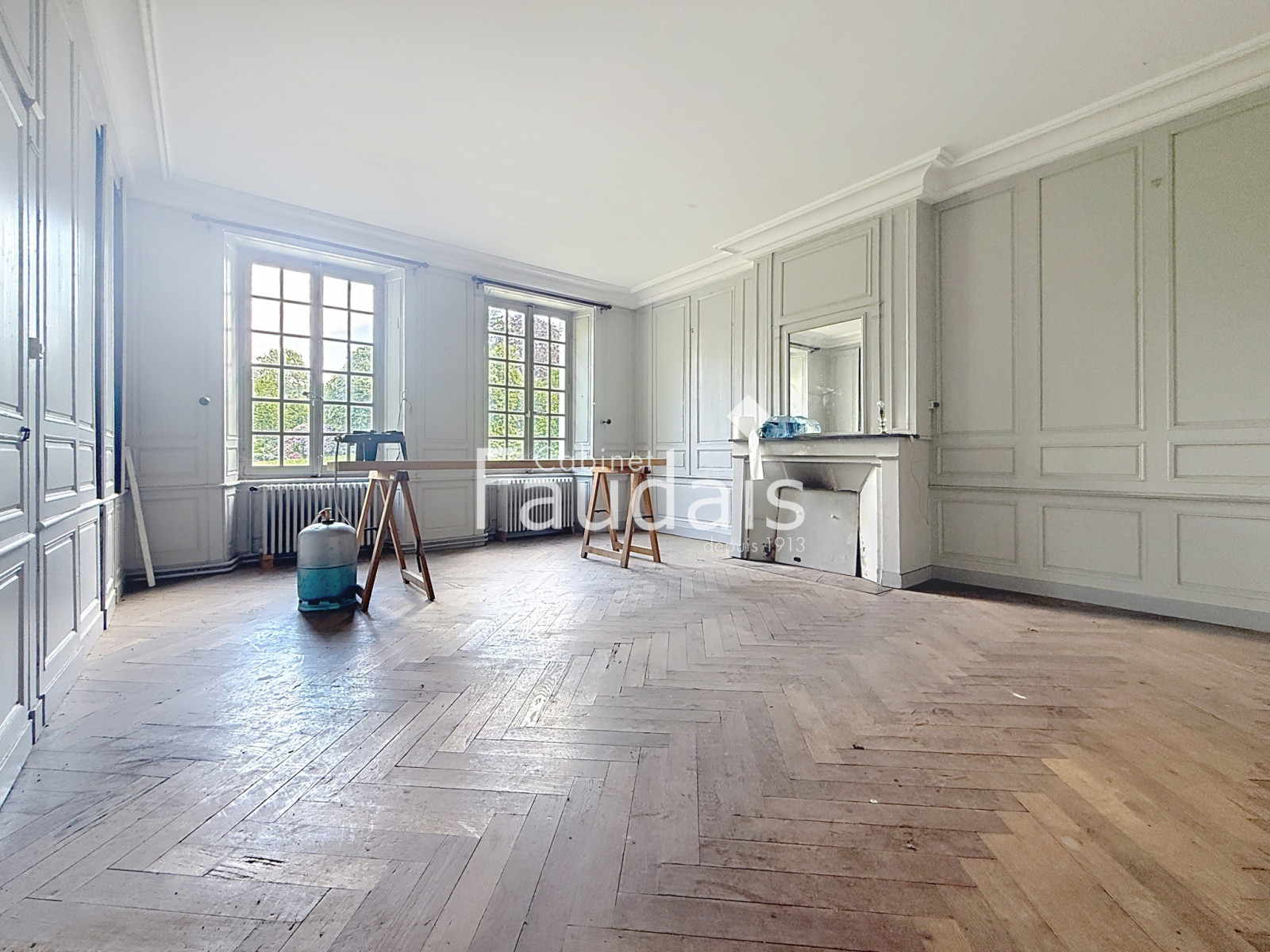 
                                                Vente
                                                 5 km de VIRE, 2h30 de PARIS