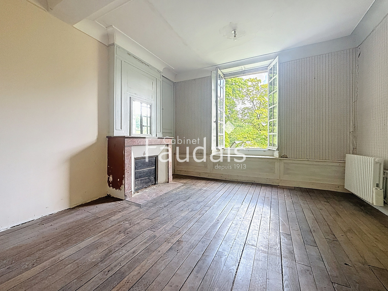 
                                                Vente
                                                 5 km de VIRE, 2h30 de PARIS