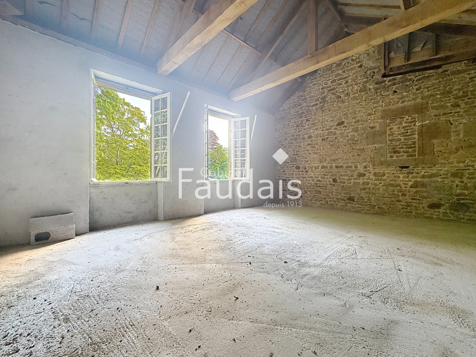 
                                                Vente
                                                 5 km de VIRE, 2h30 de PARIS