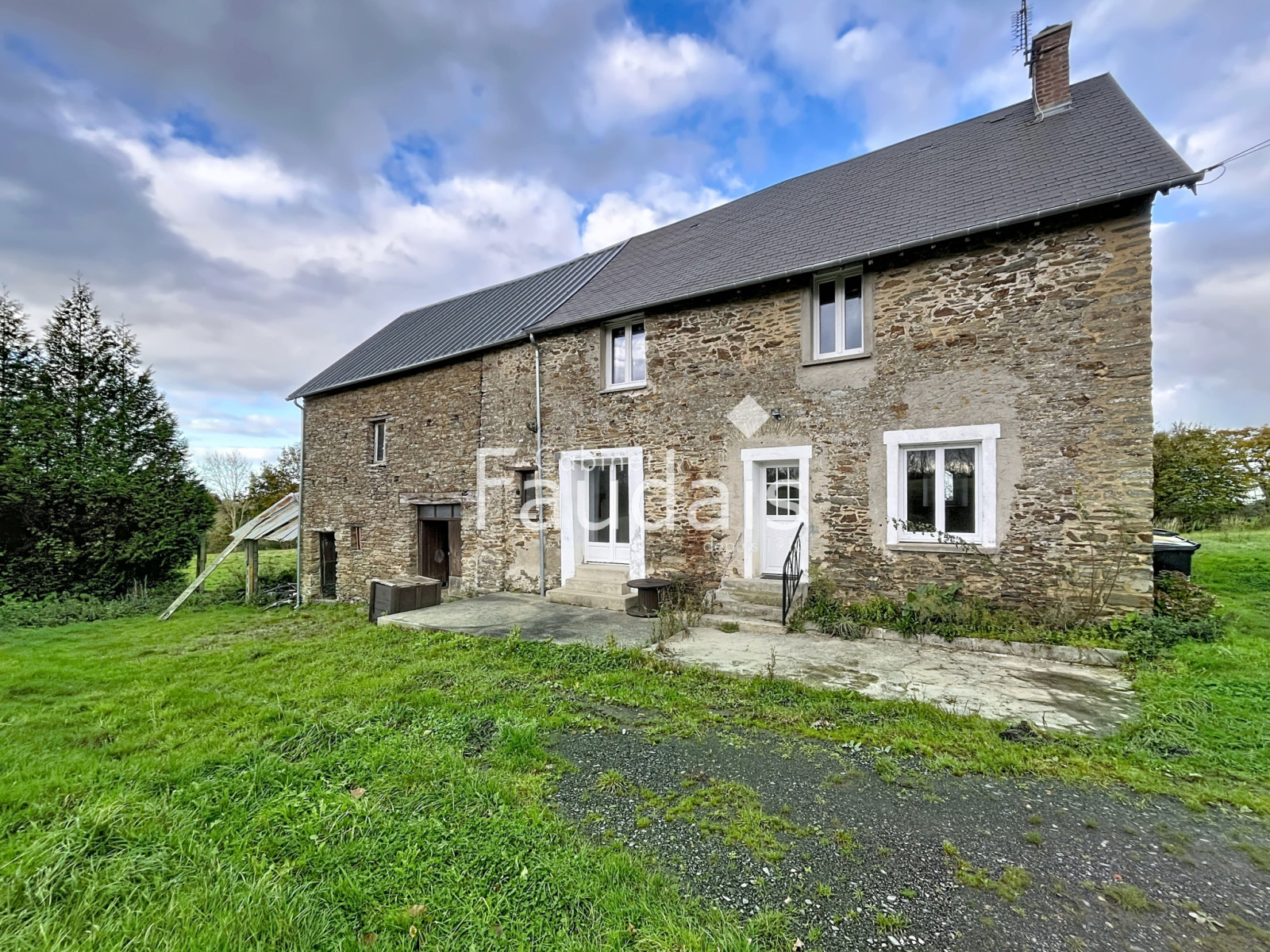 
                                                Vente
                                                 5 minutes de ST LO