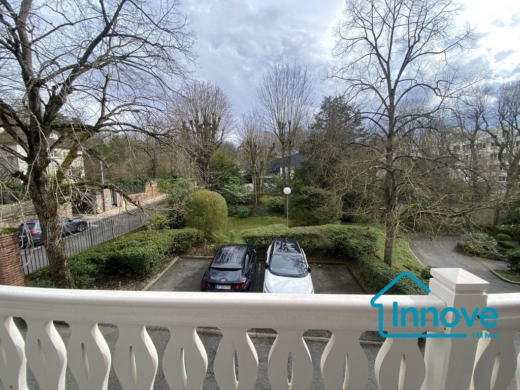 
                                                Vente
                                                 5 pièces, 3 chambres, balcon filant