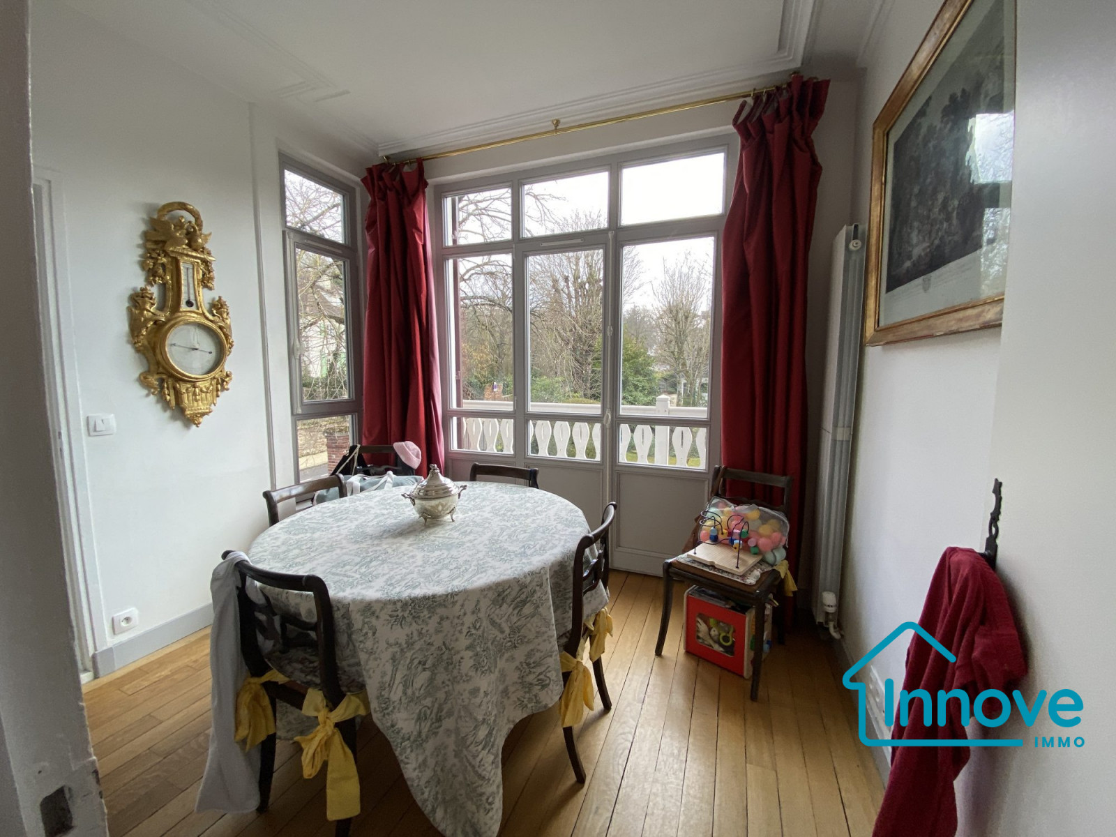 
                                                Vente
                                                 5 pièces, 3 chambres, balcon filant