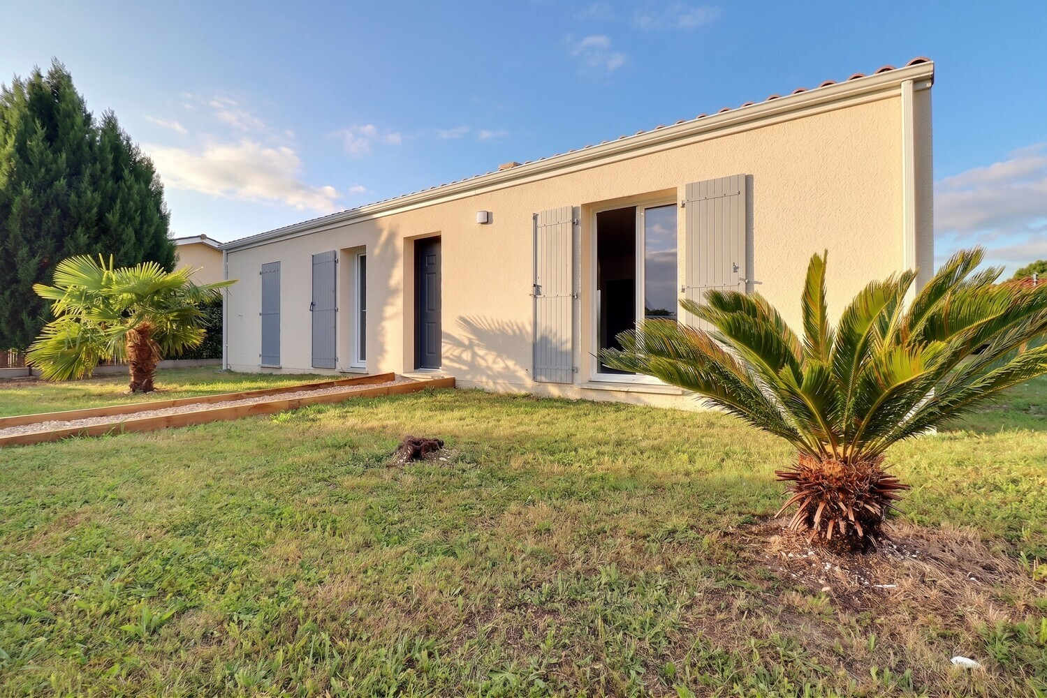 
                                                Vente
                                                 5 pièces 90 m² 634 m² Maison Contemporaine Pl
