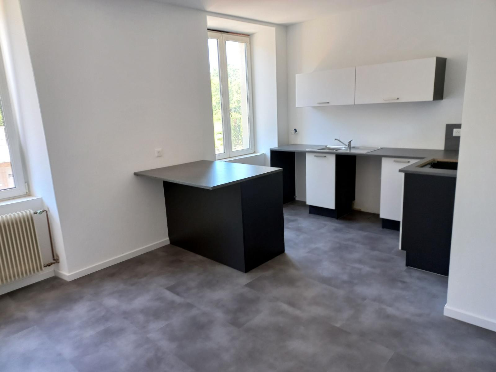 
                                                Location
                                                 5-pièces dans maison de maître