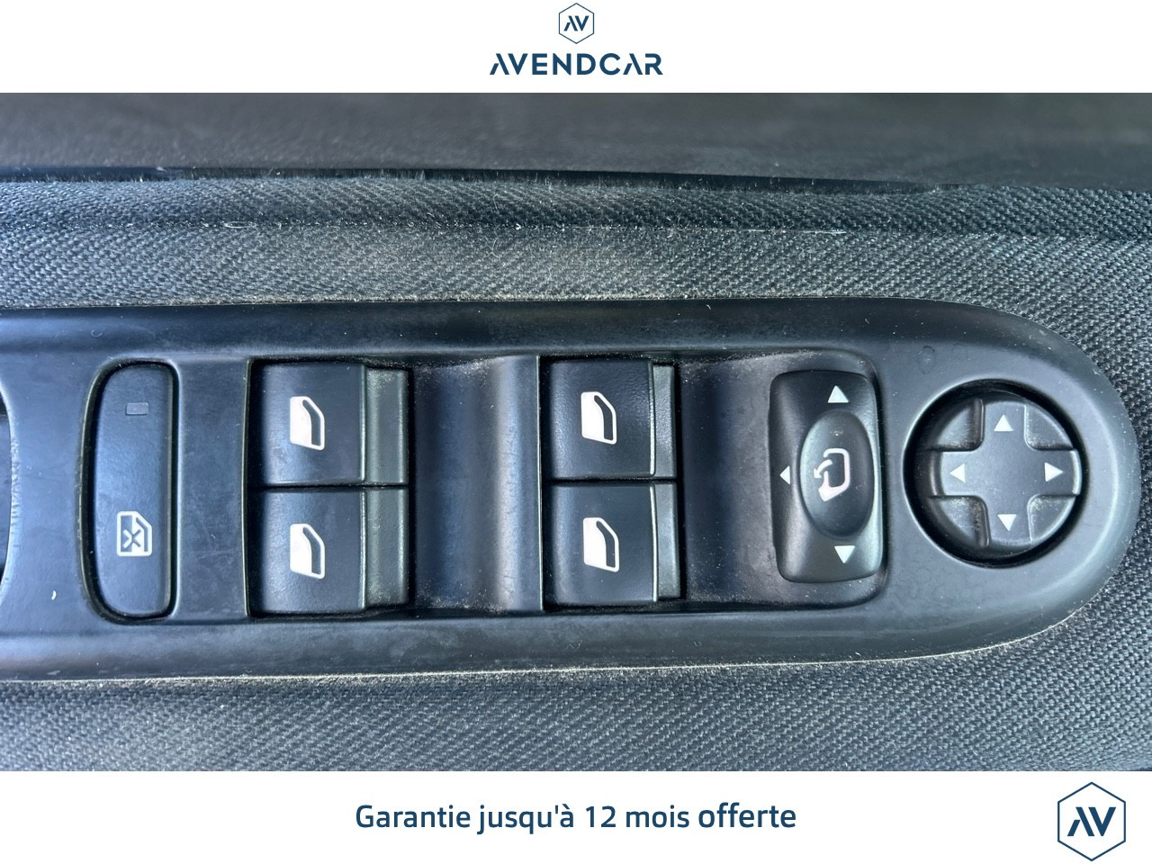 
                                                Voiture
                                                 5008 GENERATION-I 1.6 BLUEHDI 120 STYLE