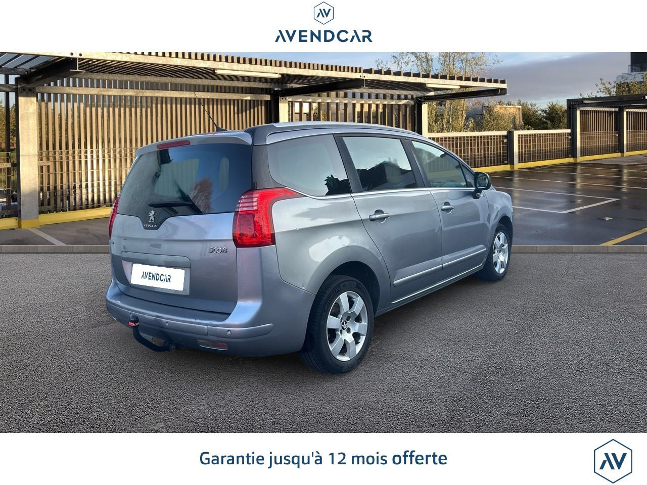 
                                                Voiture
                                                 5008 GENERATION-I 1.6 BLUEHDI 120 STYLE