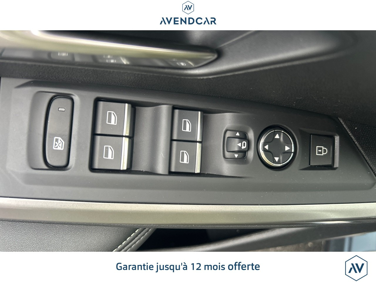 
                                                Voiture
                                                 5008 GT HYBRID 145