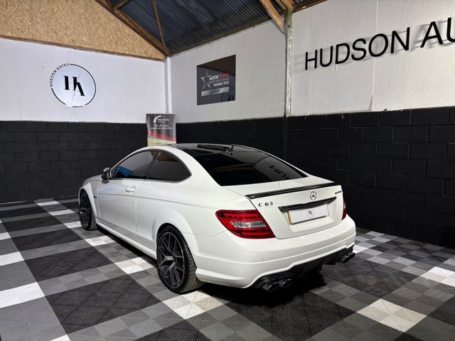 
                                                Voiture
                                                 6.3 C63 V8 AMG Edition 125 Coupe 2dr Petrol SpdS MCT Euro 5 (457 ps)