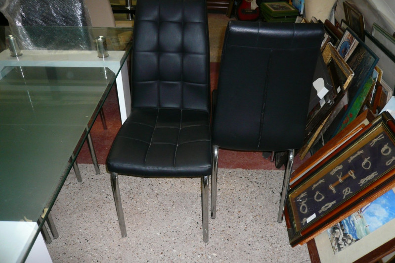 
                                                Meuble
                                                 6 chaises neuves