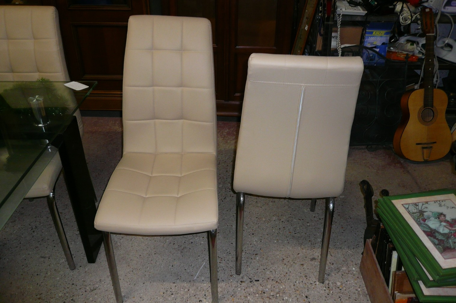
                                                Meuble
                                                 6 chaises neuves, promotion