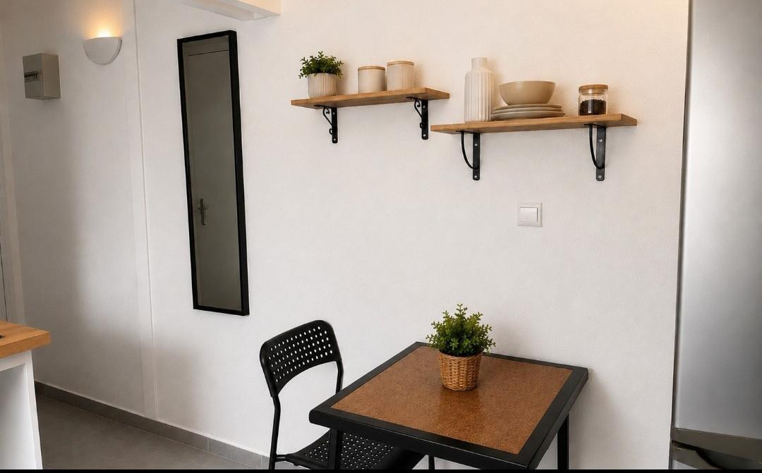 
                                                Location
                                                 600  € CC (EDF incluse) – Direct propriétaire