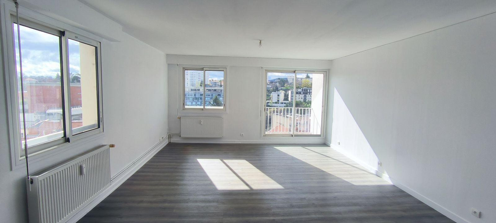 
                                                Location
                                                 73 m2 proche centre-ville et facultés