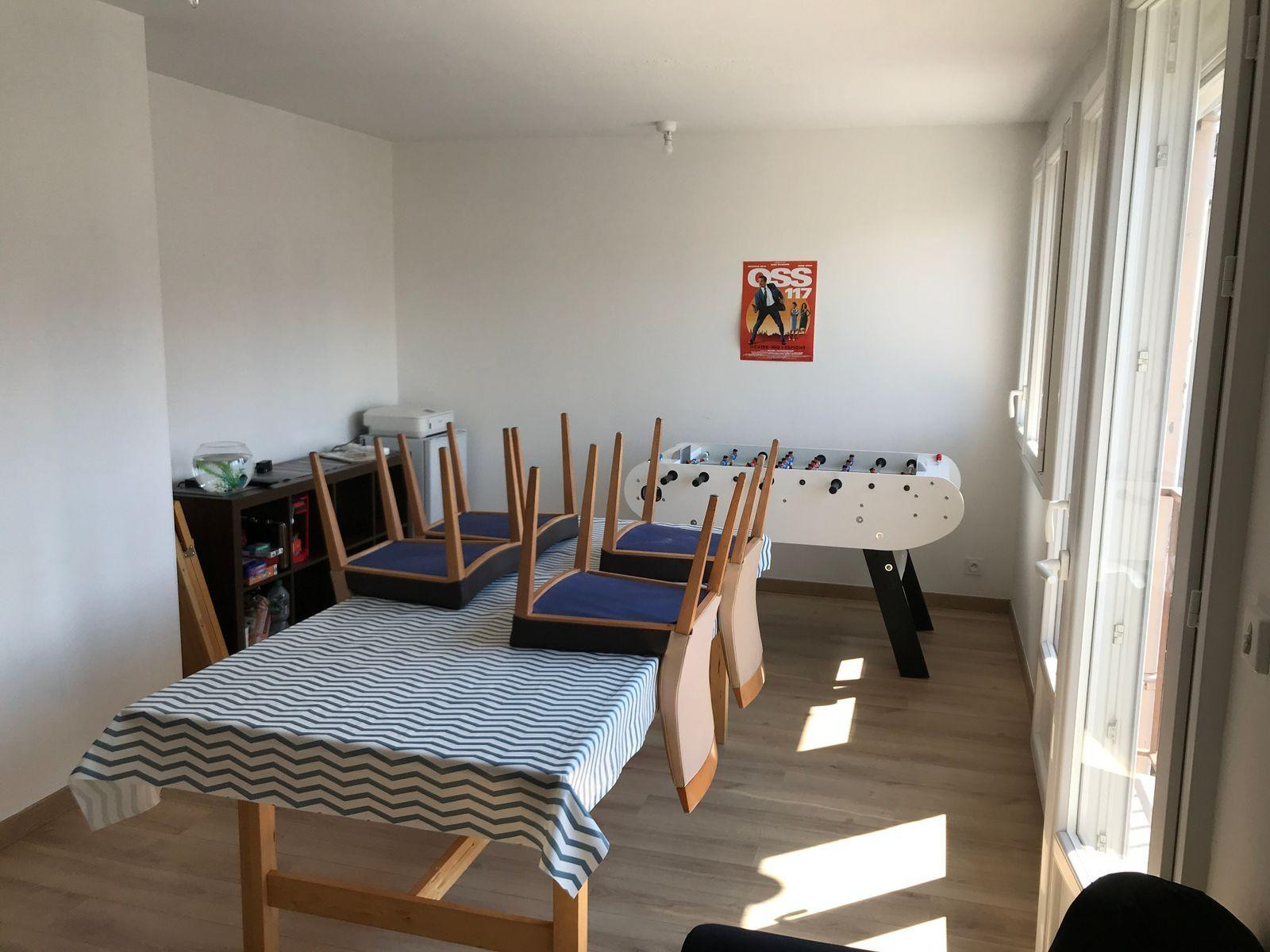 
                                                Location
                                                 85m2 gayeulles en coloc étudiant/jeune actif