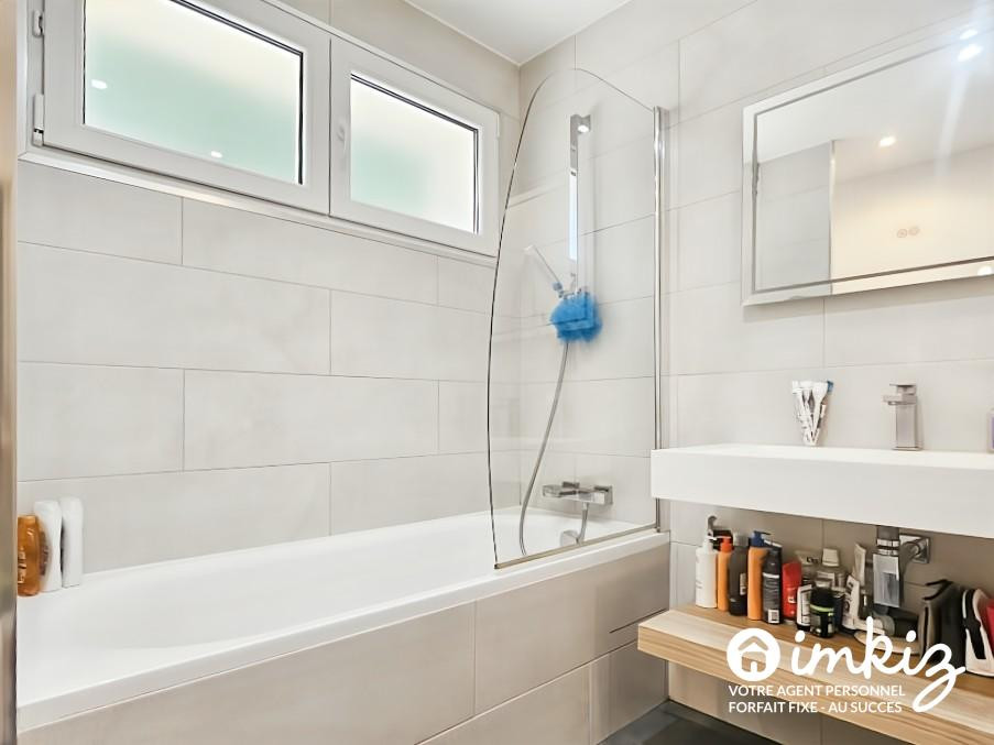 
                                                Vente
                                                 94m²-traversant, suite parentale, parking possible