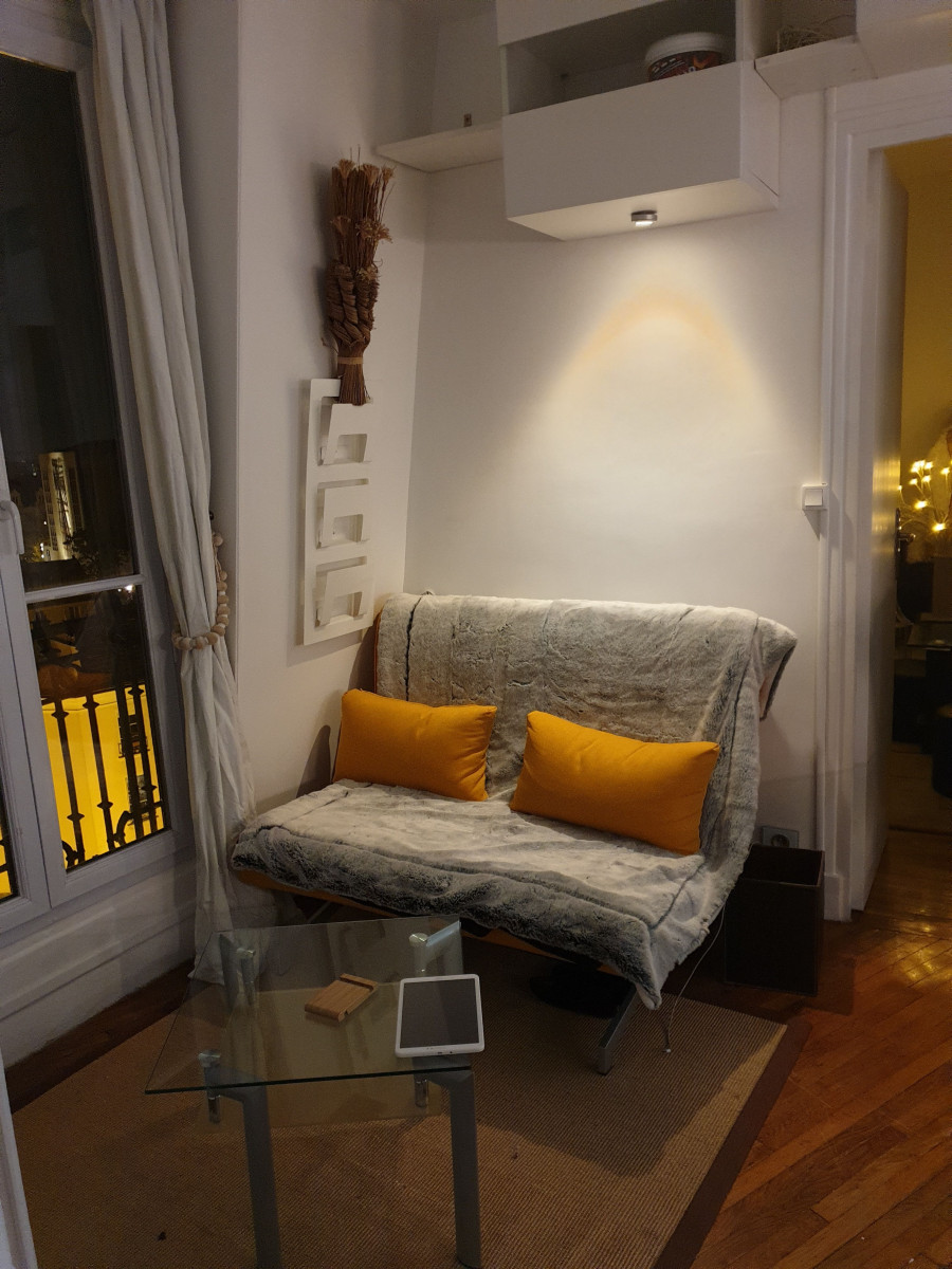 
                                                Location
                                                 À 10 minutes à pied de Paris - Charmant studio avec vue imprenable sur la Tour Eiffel & les toits de Paris (loyer tout inclus)