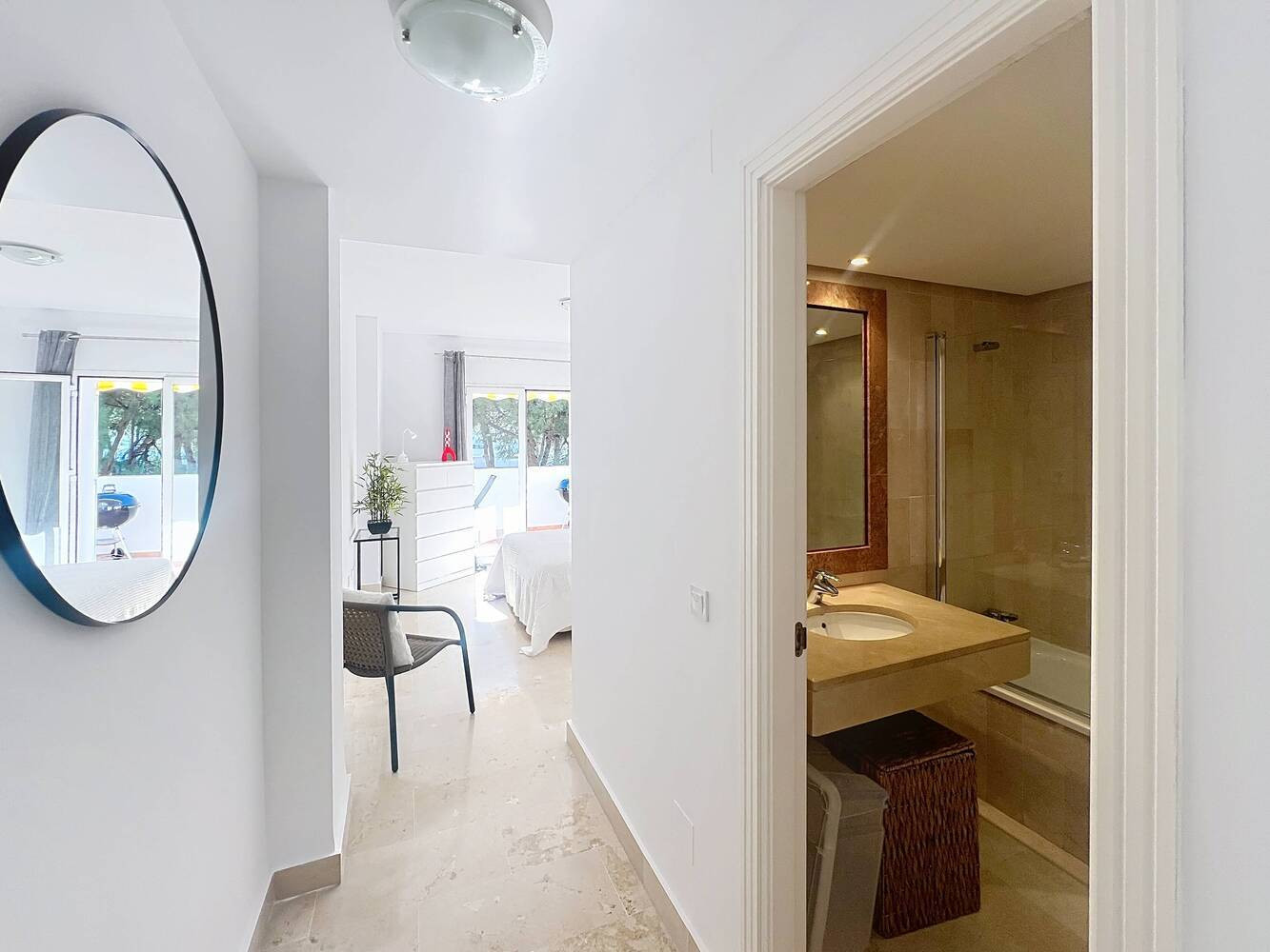 
                                                Vente
                                                 A 100 mètres de la mer, Beau Penthouse