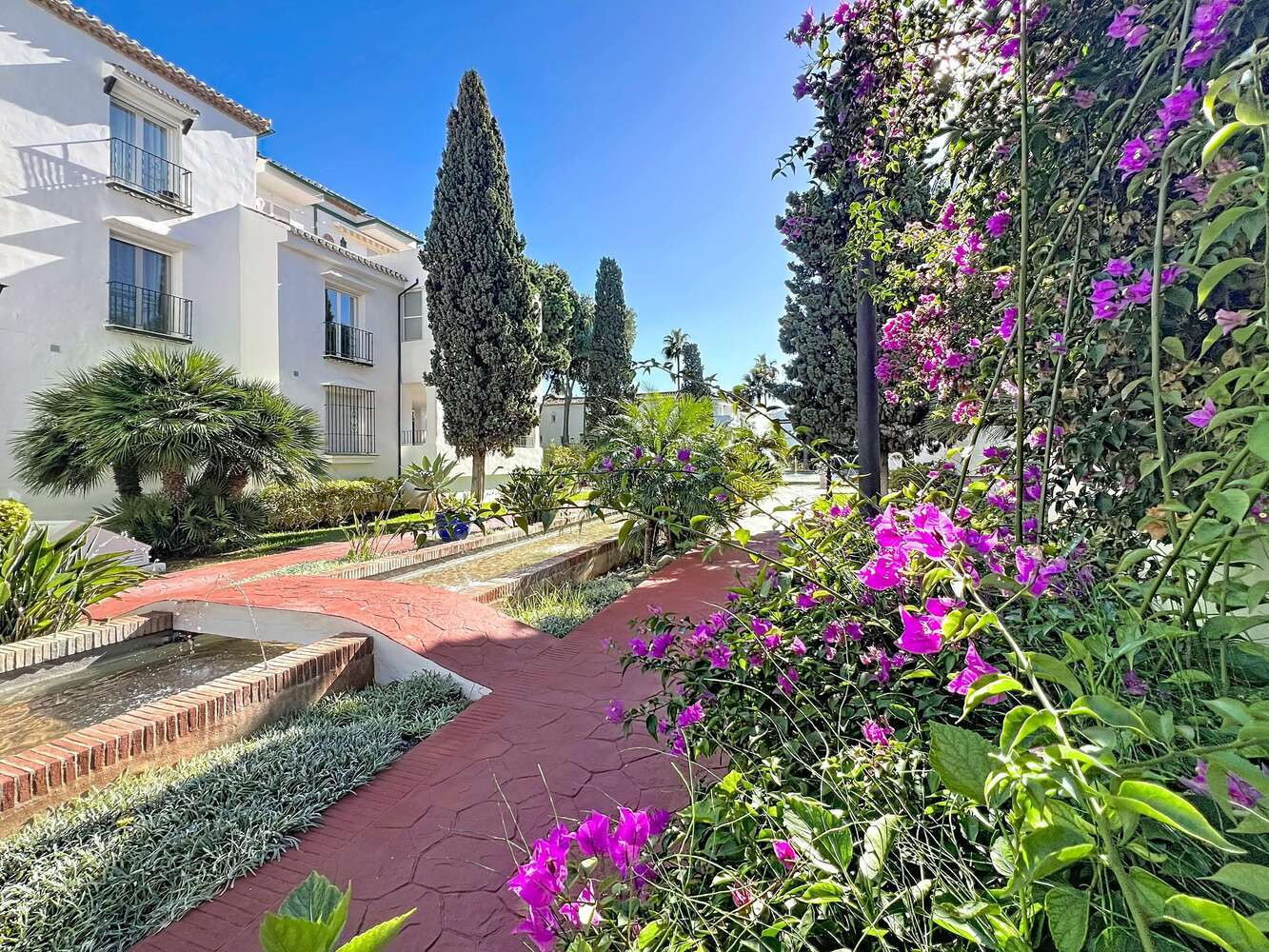 
                                                Vente
                                                 A 100 mètres de la mer, Beau Penthouse