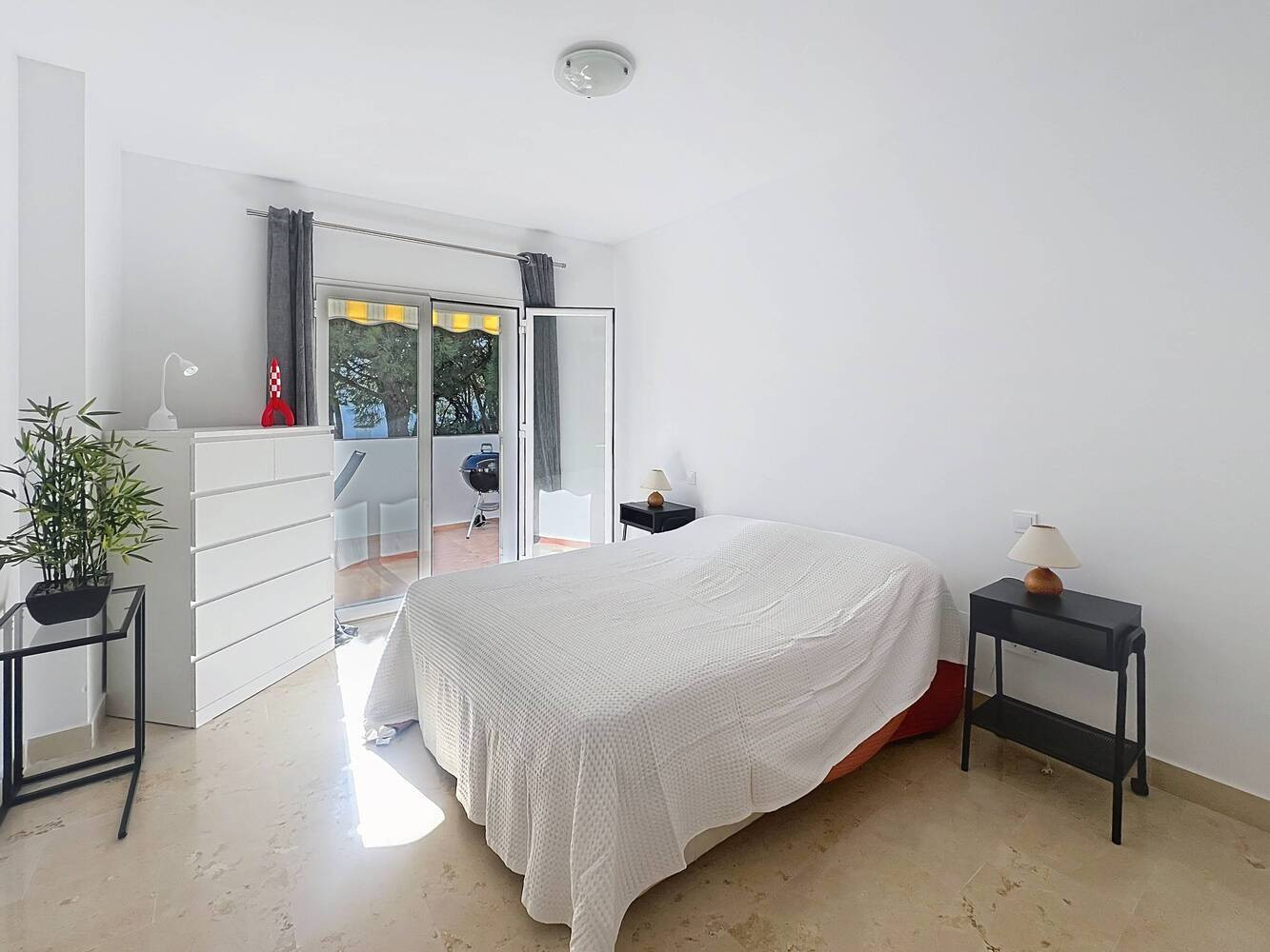
                                                Vente
                                                 A 100 mètres de la mer, Beau Penthouse