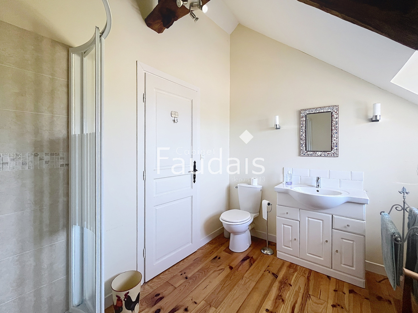 
                                                Vente
                                                 A 10mn de SAINT-LO - en campagne