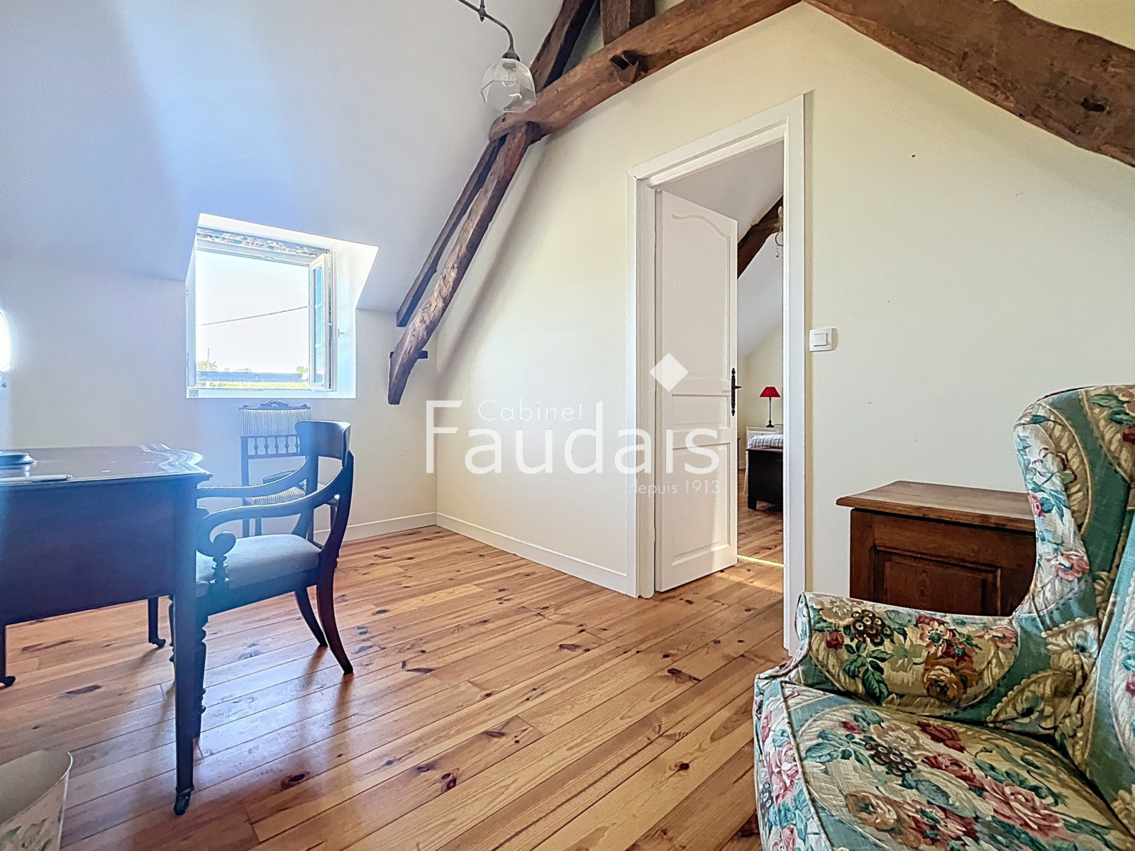 
                                                Vente
                                                 A 10mn de SAINT-LO - en campagne