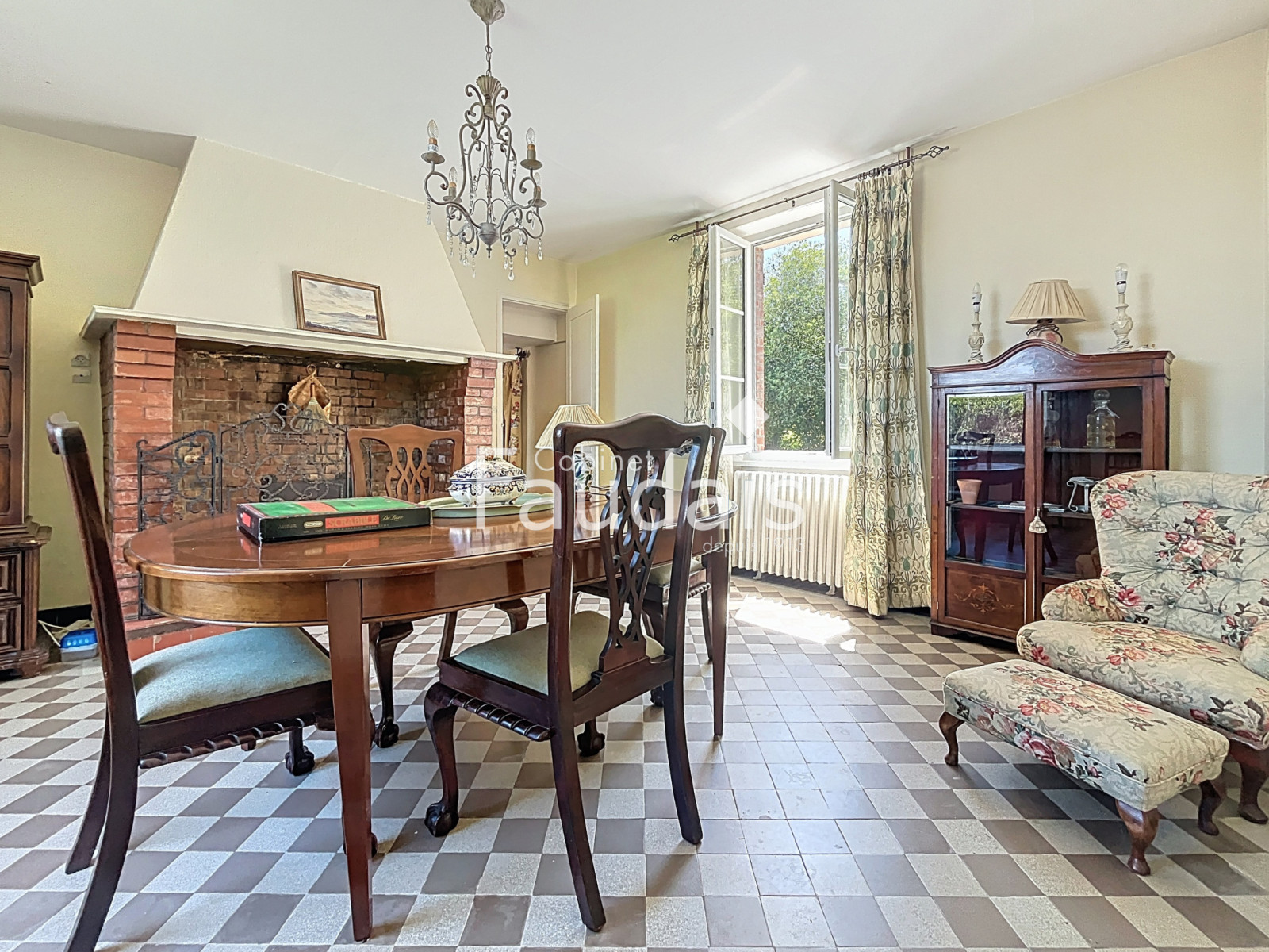 
                                                Vente
                                                 A 10mn de SAINT-LO - en campagne