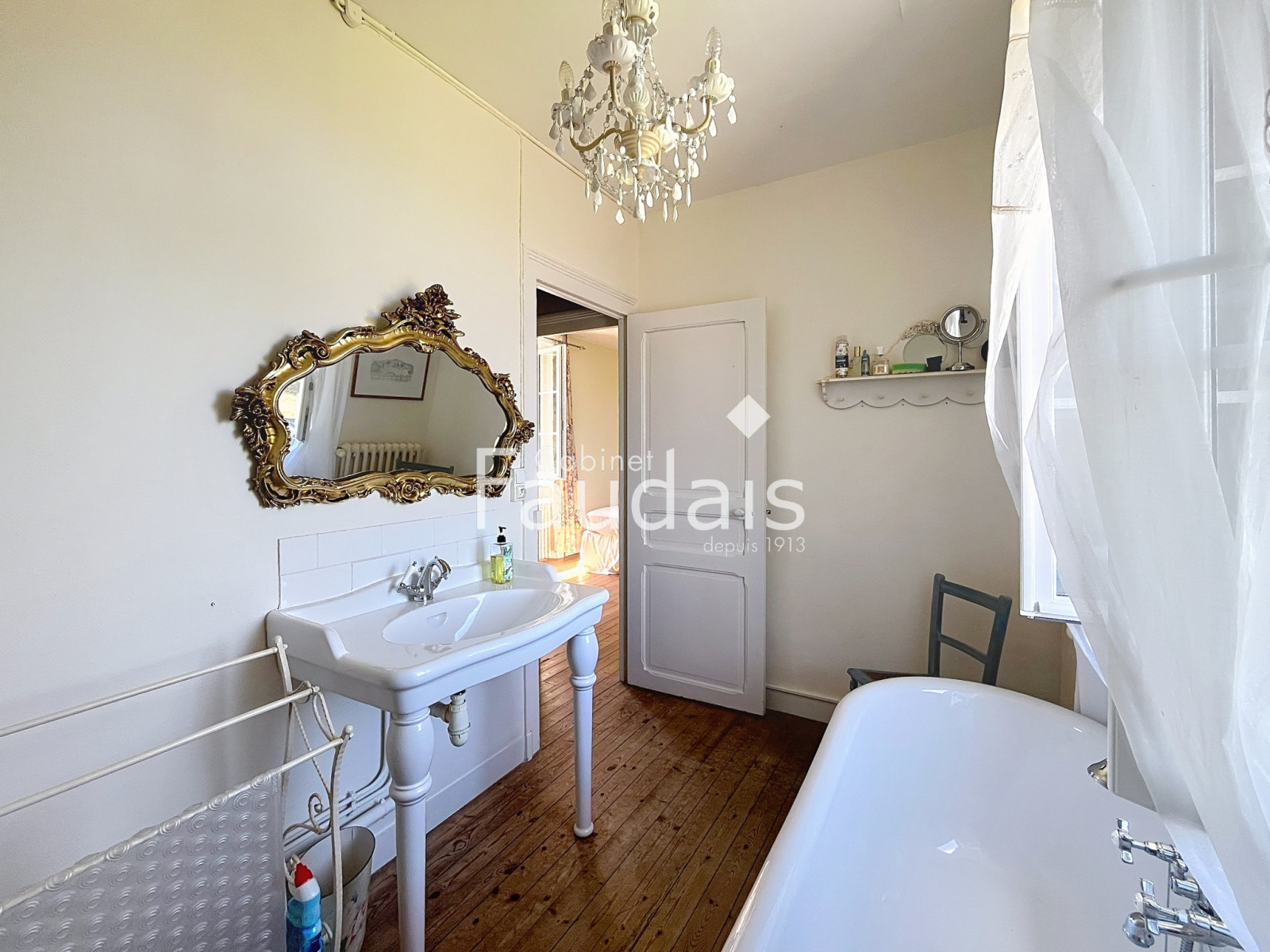 
                                                Vente
                                                 A 10mn de SAINT-LO - en campagne