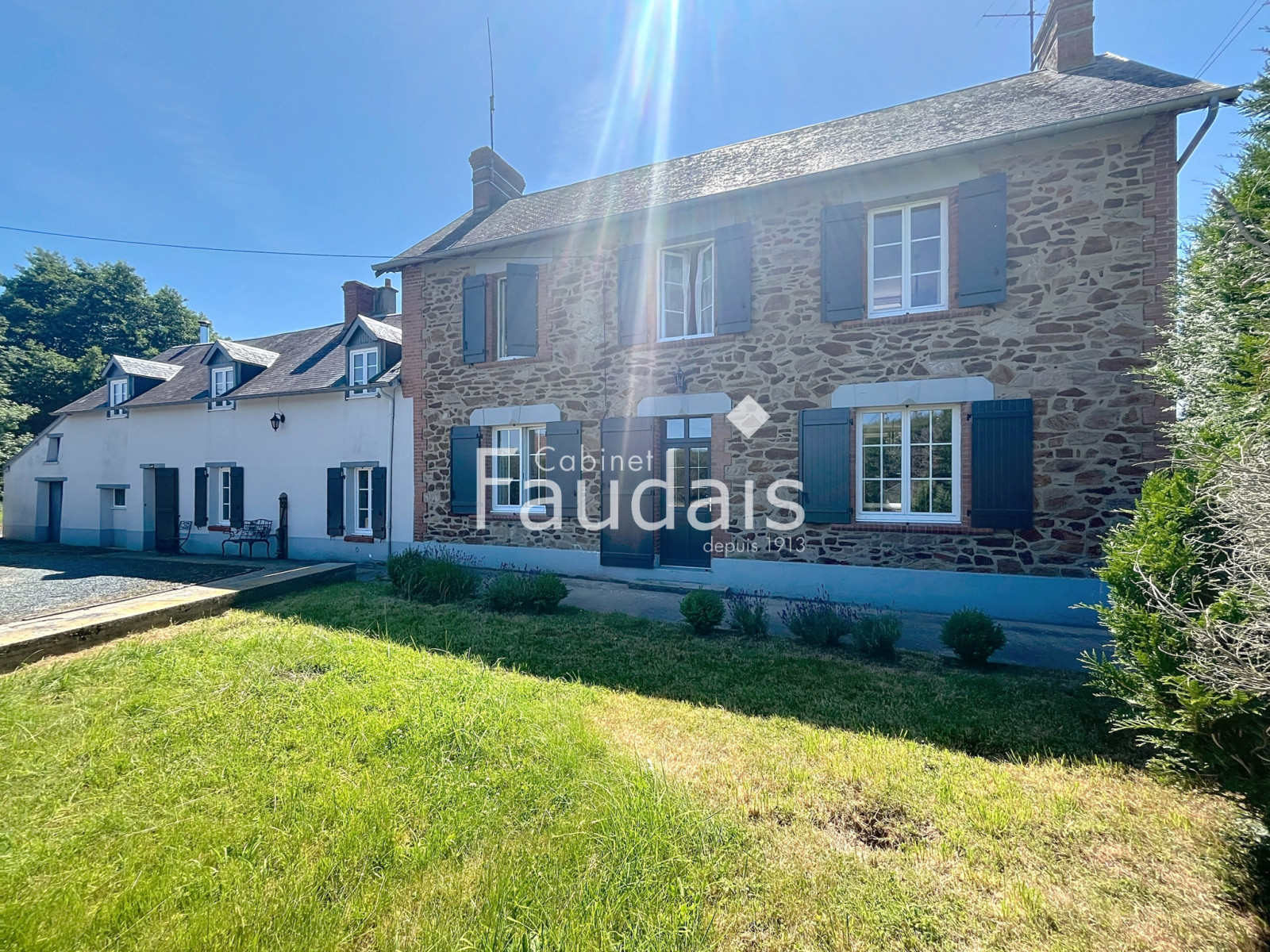 
                                                Vente
                                                 A 10mn de SAINT-LO - en campagne