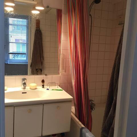 
                                                Location
                                                 A 250 m de Notre Dame de Paris