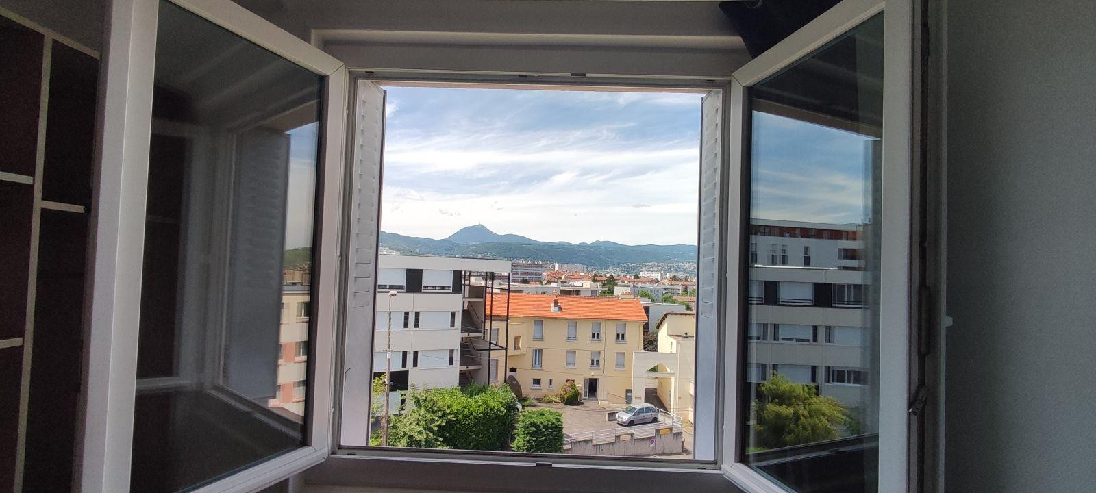 
                                                Colocation
                                                 à 500 m du site universitaire des cezeaux