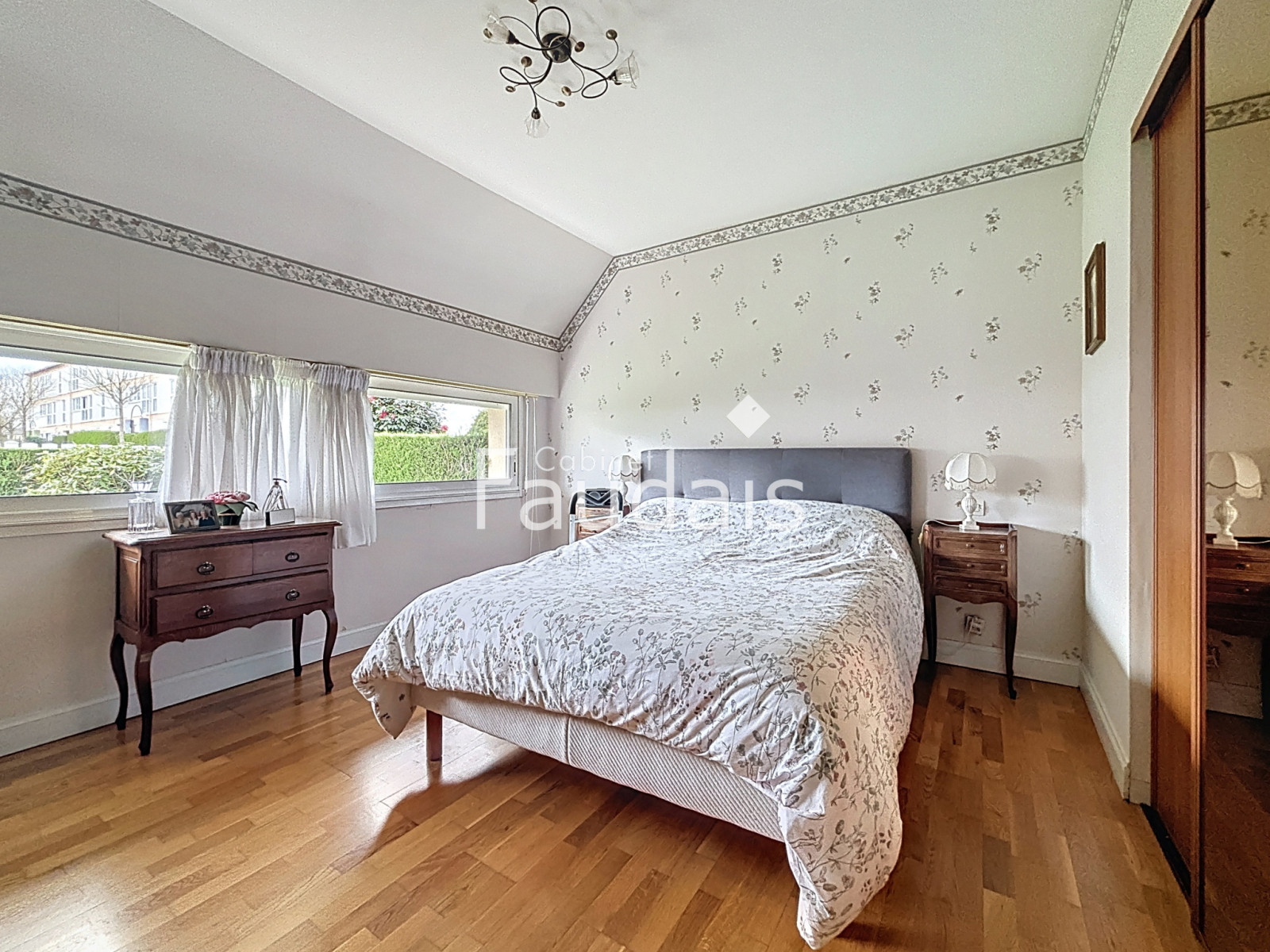 
                                                Vente
                                                 A 5mn A PIED DE LA PALIERE ET DES COMMERCES