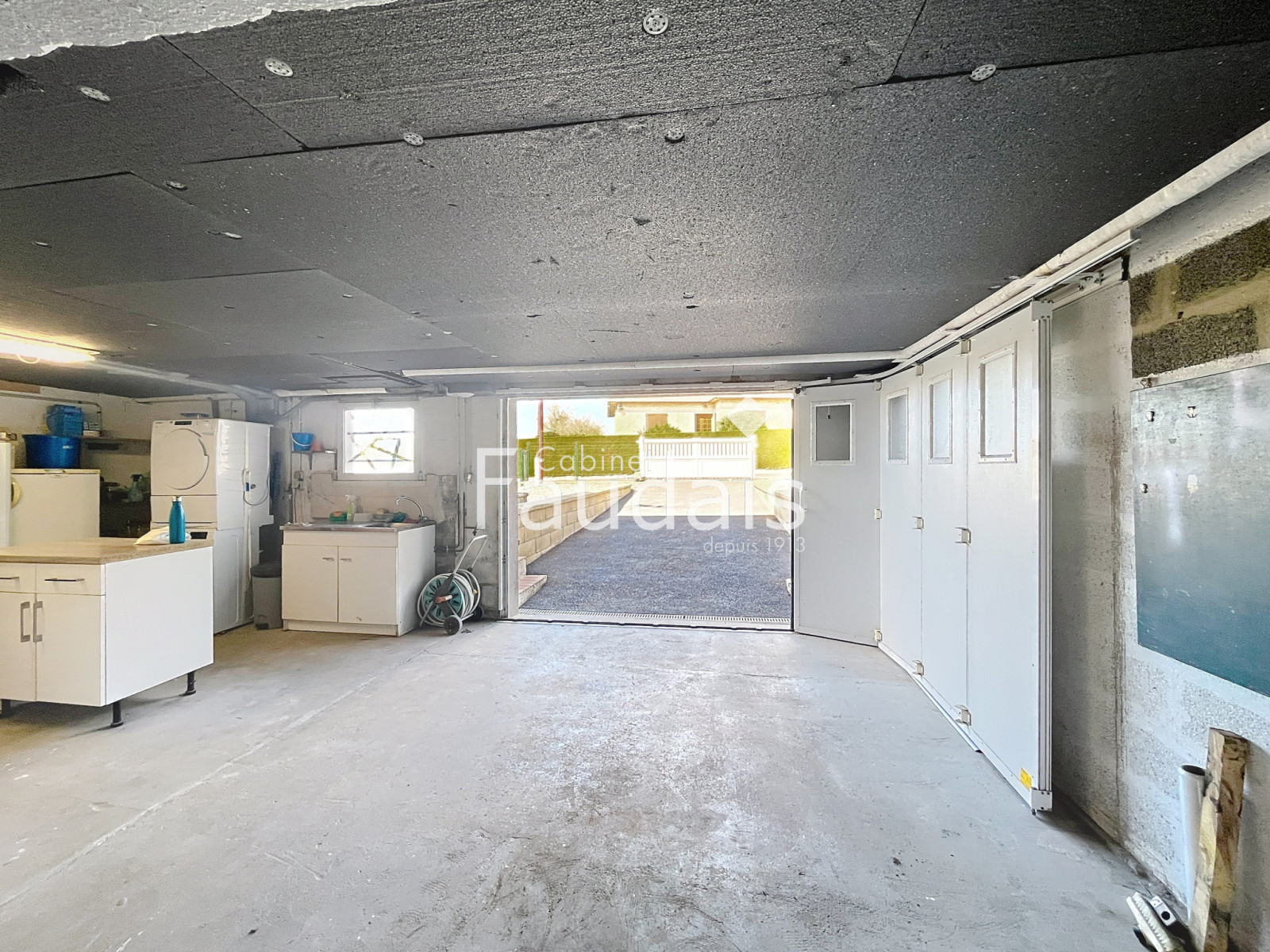 
                                                Vente
                                                 A 5MN DE SAINT-LO- MAISON AVEC TRAVAUX RECENTS