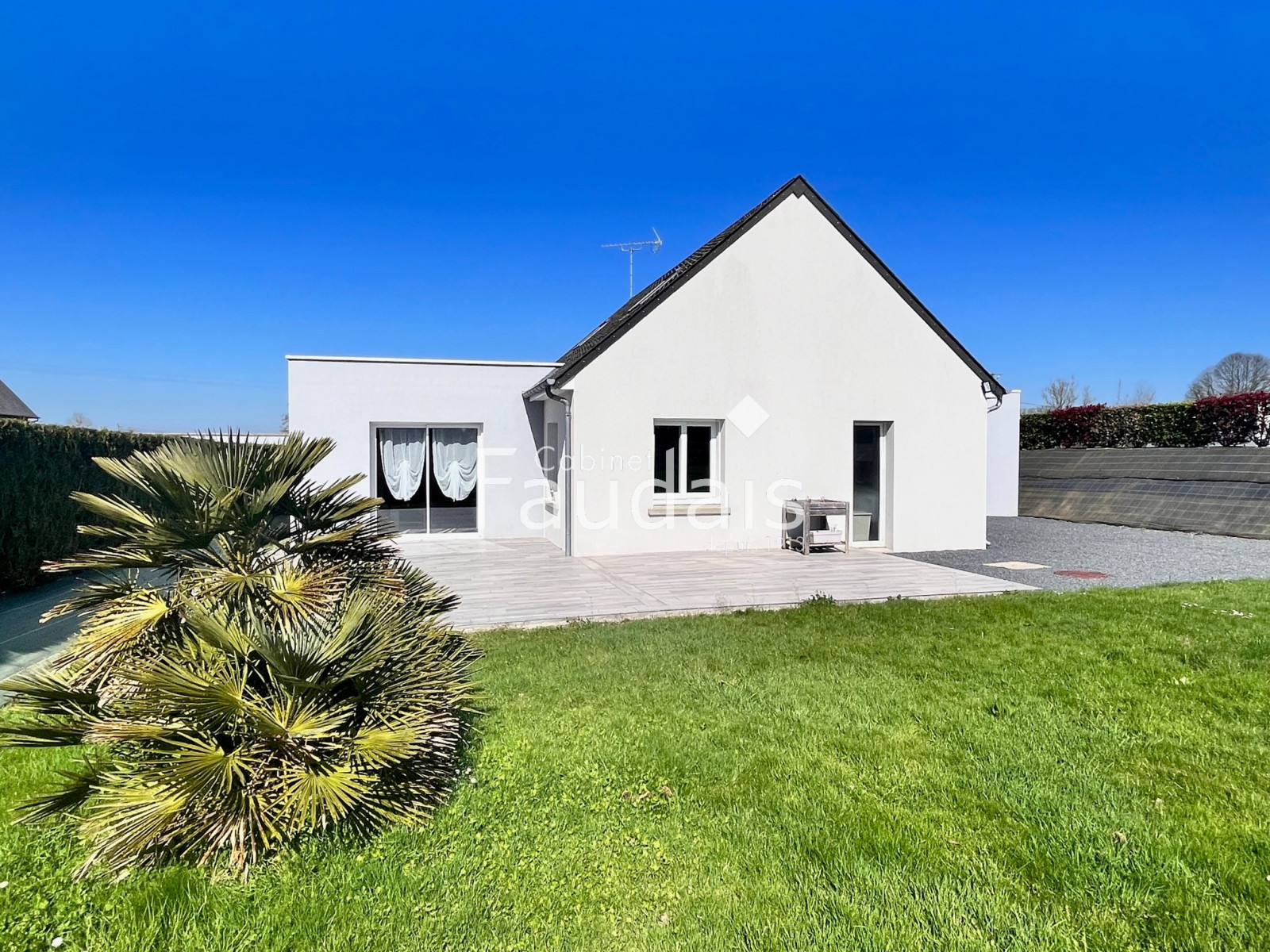 
                                                Vente
                                                 A 7 KM DE SAINT-LO- MAISON EN PARFAIT ETAT