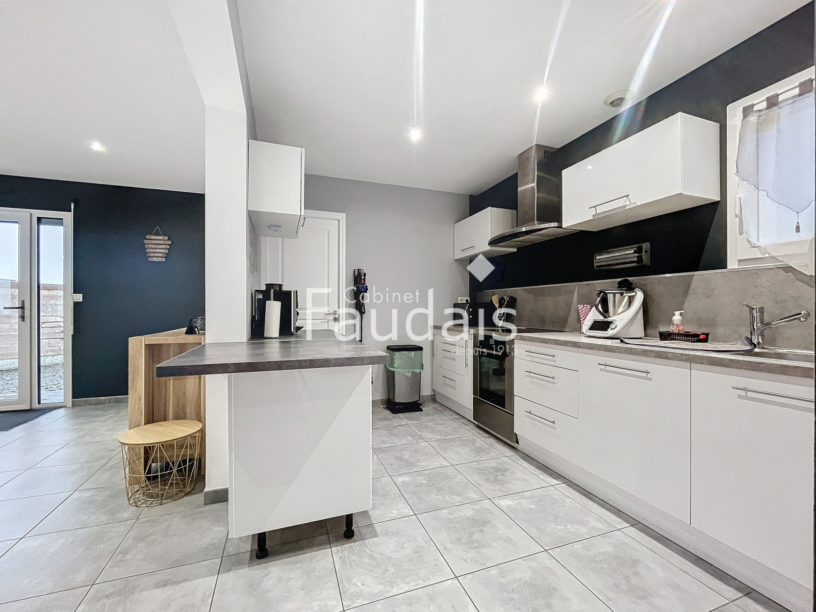 
                                                Vente
                                                 A 7 KM DE SAINT-LO- MAISON EN PARFAIT ETAT