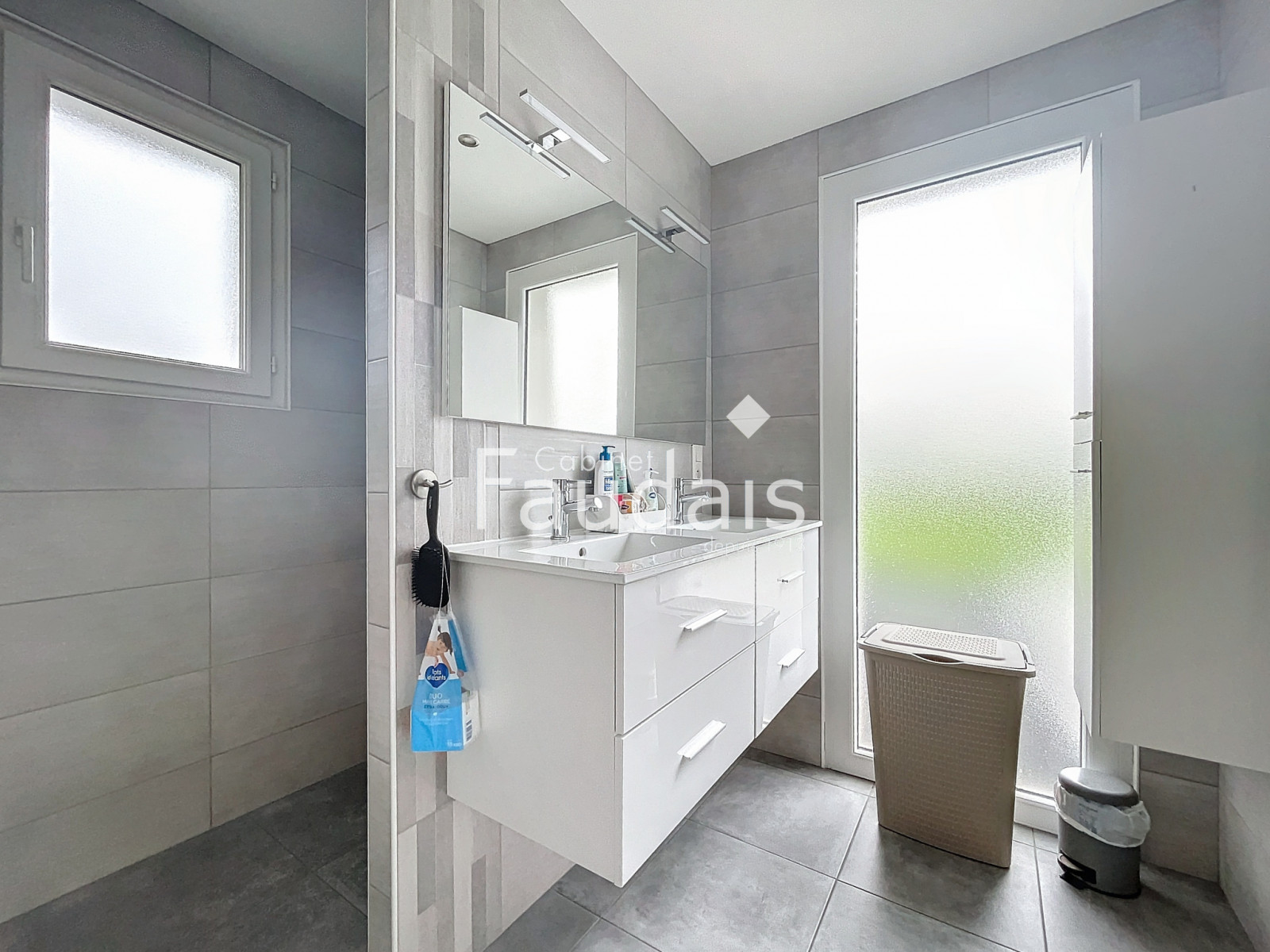
                                                Vente
                                                 A 7 KM DE SAINT-LO- MAISON EN PARFAIT ETAT